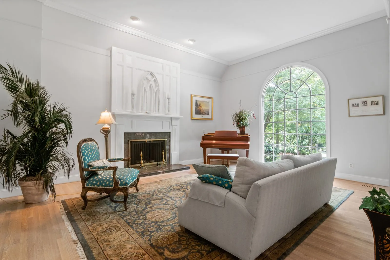 Digital Piano or Acoustic Piano: What Fits Your Home?